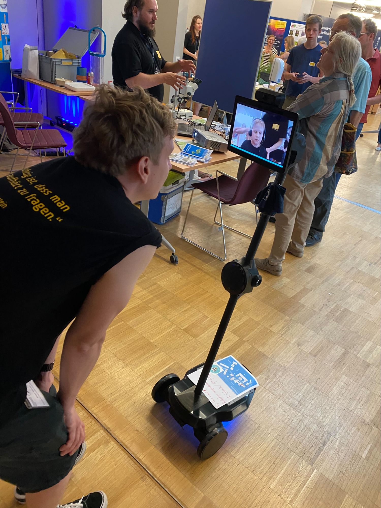 tr_in_action Niemeyer, G., Preusche, C., Stramigioli, S. and Lee, D., 2016. Telerobotics. In Springer handbook of robotics (pp. 1085-1108). Springer, Cham.